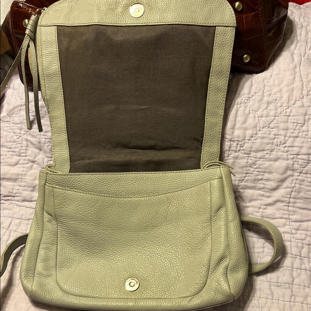 Elizabeth and James Elegant Cream Leather Handbag - Picture 2 of 10